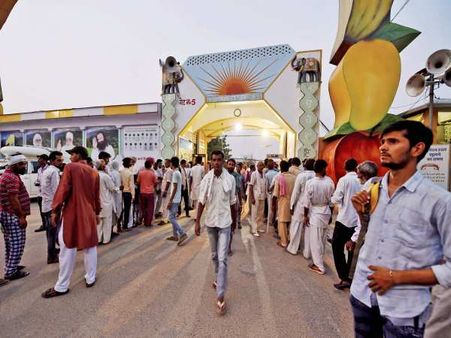 સિરસામાં રામ રહીમના ડેરામાં પોલીસ પહોંચી, શું ખુલશે મોટા રાજ?