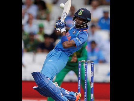 IndvsAus: હાર્દિક પંડ્યાની શાનદાર બેટિંગ, તોડ્યો રેકોર્ડ