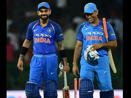 Video: છેલ્લી ODIમાં ધોનીએ હસીને વિરાટને શું ઇશારો કર્યો હતો?