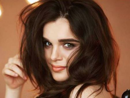 વિશ્વની પ્રથમ વ્હીલચેર મોડલ