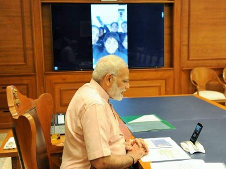 PM મોદીએ વીડિયો કોલિંગ દ્વારા કોને પાઠવી દિવાળની શુભકામના?