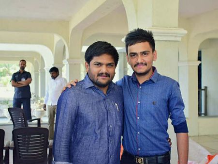 જાણો કોણ છે વિકાસ ગાંડો થયો પાછળનો ભેજાબાજ