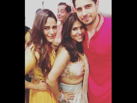 ટેલિવૂડ વિ. બોલિવૂડ