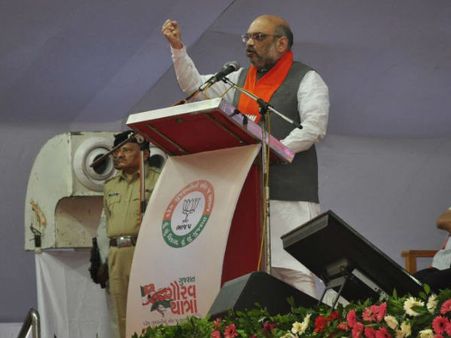 આણંદ: અમિત શાહના સંબોધન વચ્ચે પાટીદારોના સૂત્રોચ્ચારો