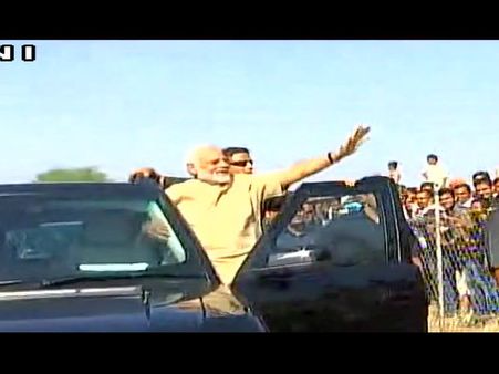 વડનગરમાં PM: મેડિકલ કોલેજનું ઉદઘાટન, રસીકરણનો ઝૂંબેશનો પ્રારંભ