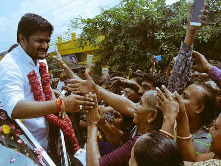 પાસમાં ભંગાણ બાદ હાર્દિકે કહ્યું, જનતા મારી સાથે છે