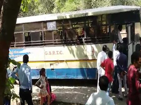 ગુજરાત એસટીએ મુસાફરોને અડાબીડ જંગલમા રઝળાવ્યા