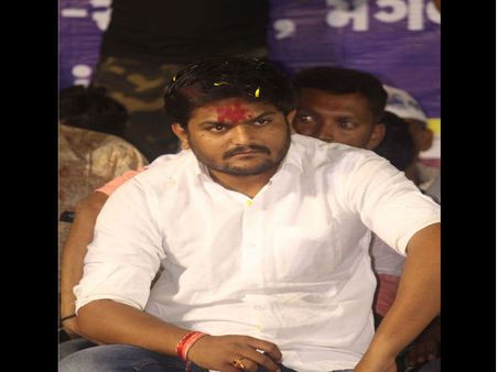 હાર્દિક પટેલ સામે બિન જામીનપાત્ર વોરંટ રદ્દ કરાયો