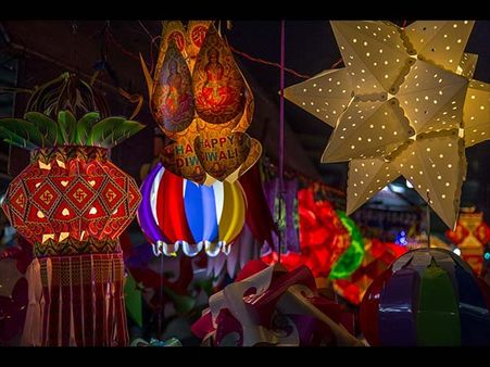 પગે લાગવાથી લઇને કૂલ સ્લેફી સુધી, યંગસ્ટરની અટપટી Diwali