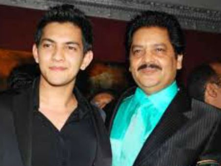 Video: આદિત્ય નારાયણે એરપોર્ટ અધિકારીઓ સાથે કરી ગેરવર્તણૂક