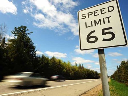 હાઇ વે પર મુસાફરી 