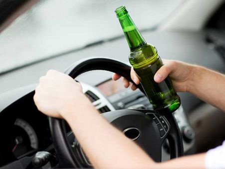 દારૂ પીને ગાડી ચલાવી 