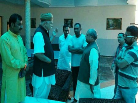 પદ્માવતી:ગાંધીનગરમાં કરણી સેનાનું મહાસંમેલન, સુરતમાં પણ ઉગ્ર વિરોધ