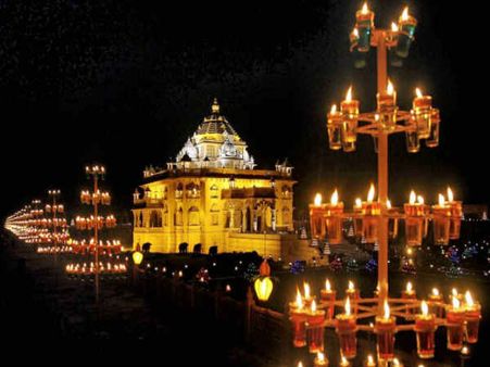 ગાંધીનગર અક્ષરધામની મુલાકાતે PM મોદી, જાણો સંપૂર્ણ કાર્યક્રમ