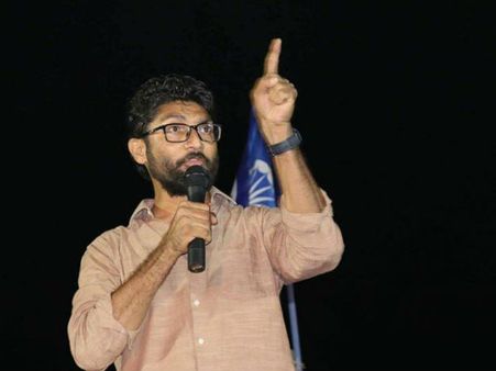 વડગામથી જીજ્ઞેશ મેવાણી લડશે ચૂંટણી, ભાજપની મુશ્કેલી વધી