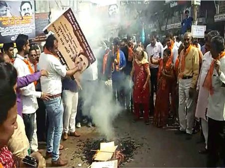 હાર્દિક સીડી કાંડ બાદ ગુજરાતમાં ઠેર ઠેર પૂતળા દહનનું રાજકારણ