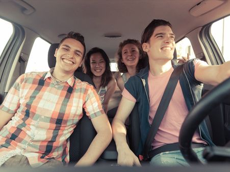 મૈત્રીપૂર્ણ સ્વભાવ મૈત્રીપૂર્ણ સ્વભાવ