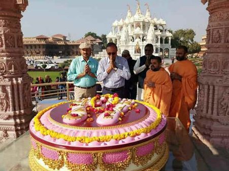 નવા મંત્રીઓએ કાર્યભાર સંભાળતા પહેલા કર્યા ભગવાનના દર્શન