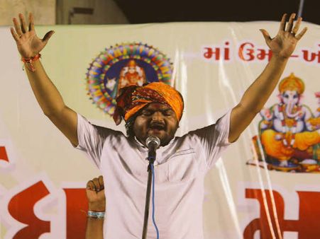 હિતુ કનોડિયા પર હાર્દિકનો પ્રહાર: નેતા જોઇએ, અભિનેતા નહીં