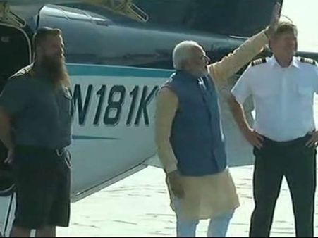 રિવરફ્રન્ટ પર લોકોએ મોદીની એક ઝલક માટે કરી પડાપડી