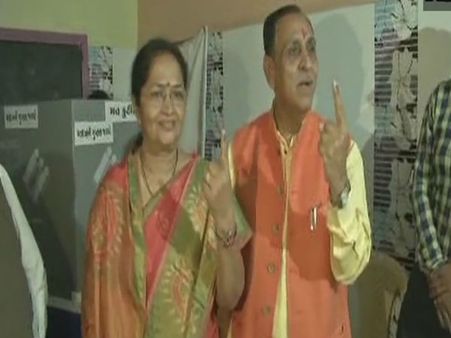 Photos : પ્રથમ ચરણના મતદાનમાં આ નેતાઓ કર્યું મતદાન