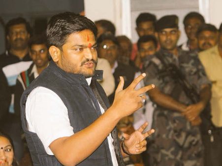 હાર્દિકનો દાવો, ભાવનગરમાં બંધ થઇ ગઇ રો-રો ફેરી યોજના