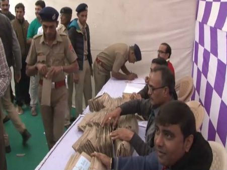 મોરબીમાં પોલીસ કર્મચારીઓનું બેલેટ પેપરથી મતદાન