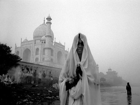 પ્રાર્થનામાં તાજ