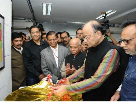 બજેટ રજૂ થાય ત્યાં સુધી ઓફિસમાં જ રહેશે