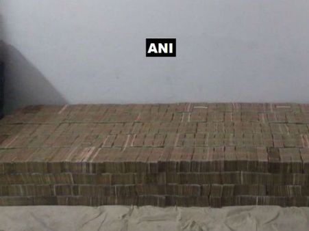 કાનપુરના ઘરમાંથી મળ્યા 20 કરોડ રૂપિયાની કિંમતની જૂની નોટો