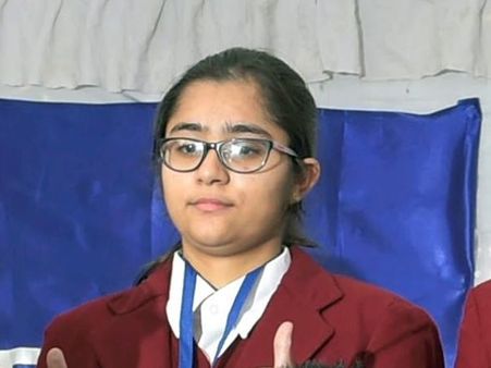 સમૃદ્ધિ સુશીલ શર્મા: બદમાશથી બચાવ્યો જીવ 