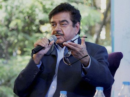 શત્રુઘ્ન સિન્હાના ઘર પર ચાલ્યુ બીએમસીનું બુલડોઝર!