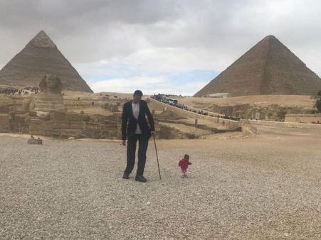 પિરામિડ વચ્ચે થઇ મુલાકાત પિરામિડ વચ્ચે થઇ મુલાકાત