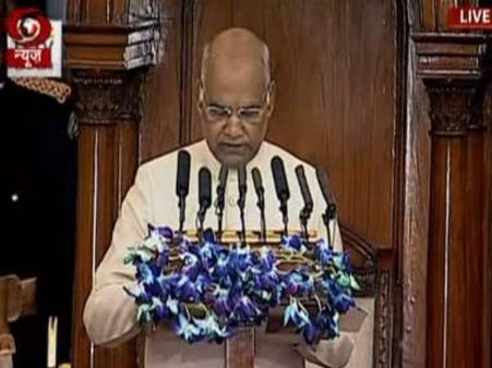 બજેટ સત્ર શરૂ કરતા રાષ્ટ્રપતિએ કહ્યું ભારત માટે મહત્વનું છે આ વર્ષ