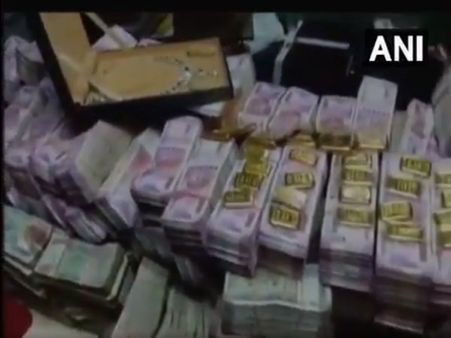 Video : દિલ્હીના ગુટકા માલિકના લોકરથી મળ્યા 61 કરોડનો ખજાનો