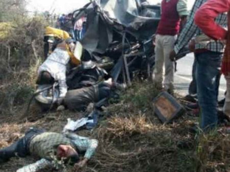 ગંભીર રોડ દુર્ઘટનામાં 3 પોલીસકર્મી સહીત 4 વ્યક્તિની મૌત