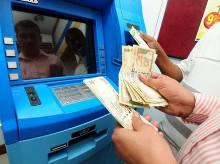 યુનિયન બેંક ATM થી અચાનક નીકળવા લાગ્યા બે ગણા પૈસા, લૂંટ મચાઈ