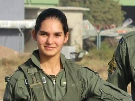 #AvaniChaturvedi : મિગ પ્લેન ઉડાવનાર પહેલી મહિલા ફાઇટર પાયલોટ