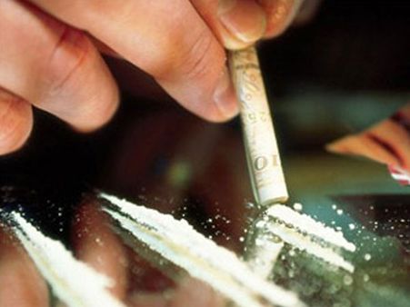 એનસીબી એ એક મહિલા સહિત ત્રણ વ્યક્તિઓને એક કરોડ ના ચરસ સાથે ઝડપી લીધા