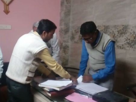 હિંમતનગરમાં તબીબ ગર્ભ પરિક્ષણ કરતો પકડાતા લાયસન્સ રદ્દ