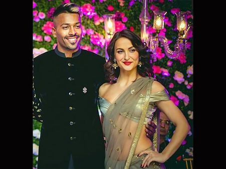 એલી અવરામ અને હાર્દિક પંડ્યાના 