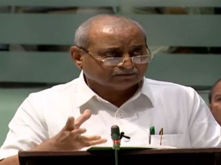 Gujarat Budget 2018 : નીતિનભાઇના 1,83,686 કરોડના બજેટમાં તમારા માટે શું છે વાંચો