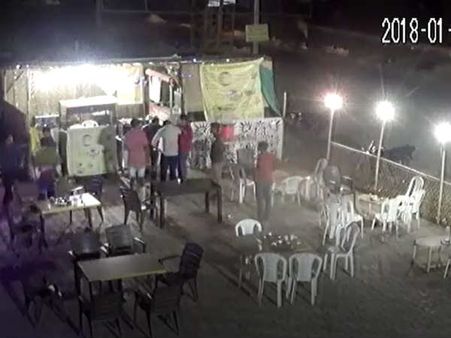 અમદવાદમાં ભુખી પોલીસે લુખ્ખી દાદાગીરી કરીને હોટલના મેનેજરને 30 મિનિટ સુધી માર માર્યો