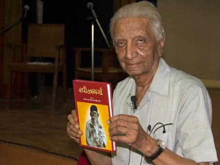 'કાળની કેડીએ ઘડીકનો સંગ…' કહેનારા કવિ નિરંજન ભગતની વિદાય