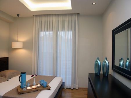 પલંગની સામે અરીસો ન રાખવો.