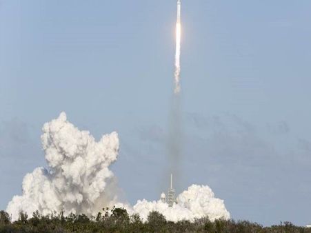 દુનિયાનું સૌથી શક્તિશાળી રોકેટ અમેરિકાએ અંતરિક્ષમાં મોકલ્યું