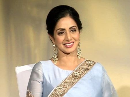 Sridevi : શ્રીદેવીનો પાર્થિવદેહ પહોચ્યો મુંબઇ, ચાહકો બન્યા ગમગીન