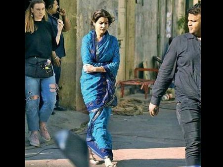 દર્શકો સાથે કનેક્ટ દર્શકો સાથે કનેક્ટ