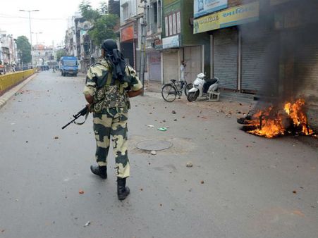 સુરતમાં ભડકી હિંસા 6 લોકો ઇજાગ્રસ્ત, પોલિસે 40ને પકડ્યા