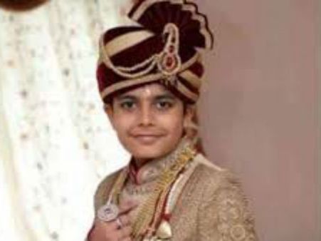 સુરતનો 12 વર્ષીય ભવ્ય શાહ અધ્યાત્મના માર્ગે, આજે લીધી દીક્ષા